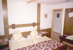 Doppelzimmer mit Blick zum Dachstein